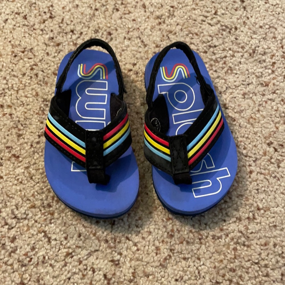 Cat & Jack flip flops size 5/6